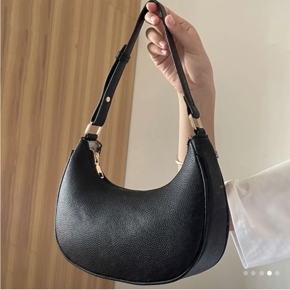 Elegant Black Shoulder Bag